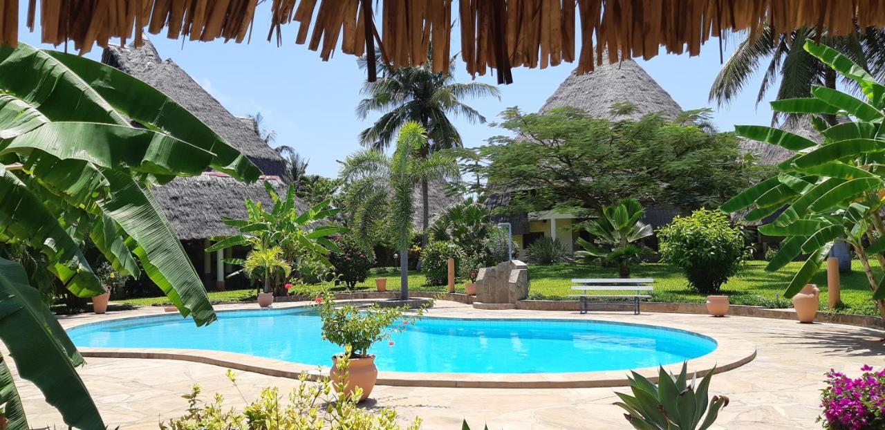 Amani Paradise - Luxury Villas Diani Beach Bagian luar foto